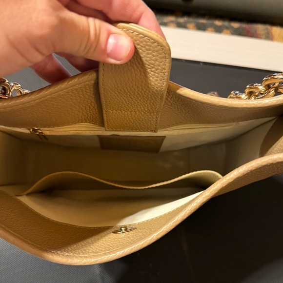 Tucker Tweed Middleton Messenger Bag - Picture 3 of 8